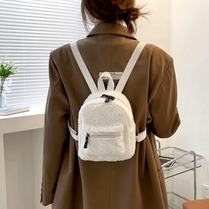 Mochila de peluche para niñas, mini mochila escolar moderna y linda para estudiantes, nueva colección <span class=keywords><strong>otoño</strong></span> <span class=keywords><strong>invierno</strong></span> 2024 - Product Image 2