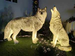 Realistic Wolf Statue Lamp <b>With</b> <b>Led</b> <b>Lights</b> For Garden & Park Artistic Outdoor Holiday Decor For Christmas Halloween Celebrations - Product Image 1