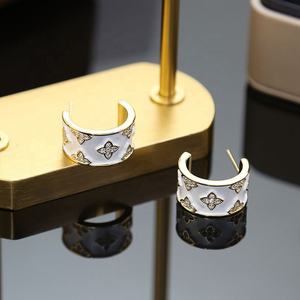 Pendientes de Botón de Plata de Ley 925 de Alta Gama para Mujer, Chapados en Oro, Modernos, Ligeros, de Lujo, Geométricos, con Circonita, para Regalo - Product Image 4