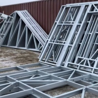 Structure en acier léger préfabriquée - Montants et rails résistants au vent et isolés pour unités d'habitation complémentaires