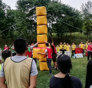 Ventas calientes interesante cuadrado <span class=keywords><strong>paso</strong></span> <span class=keywords><strong>a</strong></span> <span class=keywords><strong>paso</strong></span> juegos inflables team building inflable equilibrio deportes - Product Image 5