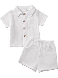 Completo Estivo per Neonato: Camicia a Maniche Corte in Crepe Tinta Unita con Colletto e Pantaloncini Casual con Elastico in Vita - Product Image 3