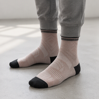 Chaussettes de trekking en laine mérinos personnalisées OEM - Chaussettes de randonnée durables pour l'extérieur