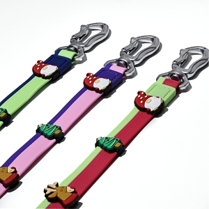 Conjunto de Coleira e Guia para Cães de Natal, Coleira Ajustável em PVC Impermeável com Charms de Silicone 3D Fofos, para Cães de Todos os Tamanhos - Product Image 4