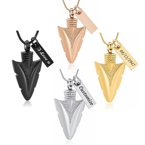 Punta di freccia cremazione urna collana per gli uomini in acciaio inox stile alla moda medaglione con frecce ricordo ciondolo per la perdita della persona amata - Product Image 1