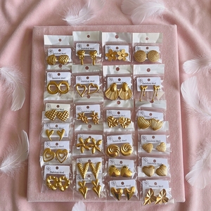 Pendientes de Acero Inoxidable con Baño de Oro 18K PVD, Resistentes al Agua, Hipoalergénicos, con Diseño de Corazón, Flor y Mariposa, Regalo de Joyería 2026 - Product Image 1