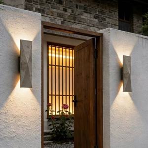 Lampe murale LED imperméable d'extérieur, carrée, style pierre jaune, pour cour, villa, maison d'hôtes, restaurant, éclairage de balcon - Product Image 1