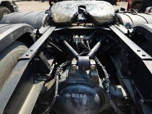 Camión Usado FAW J6M 350HP 6X2, Cabeza Tractora, Camión <span class=keywords><strong>de</strong></span> 10 Ruedas, Volante a la Izquierda, Euro 5, Motor Xichai, Camión Jiefang - Product Image 2
