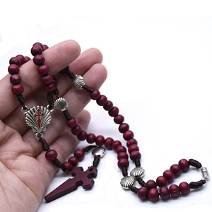 Collier de prière en perles de bois avec pendentif croix en coquillage, bijoux de cérémonie religieuse - Product Image 4