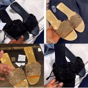 Babouches pour femmes, Babouches de créateur, Nouveaux styles, Babouches compensées Bridget de luxe en peluche ZA - Product Image 4