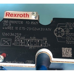 Vanne directionnelle proportionnelle Rexroth R900927230 4WREE10 315 bars 100 L/min Fabriquée en Allemagne - Product Image 1
