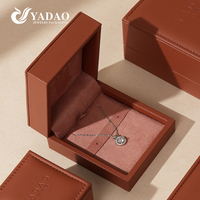 Boîte à bijoux en cuir PU marron haut de gamme YADAO, design cousu, logo personnalisé pour l'emballage de bagues, colliers, bracelets et boucles d'oreilles
