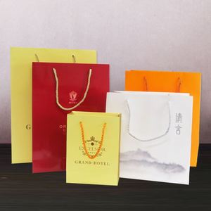 Sacs en papier kraft personnalisés pour cadeaux et bijoux, sacs de shopping de luxe avec logo imprimé, sacs en papier d'art pour le commerce de gros - Product Image 5
