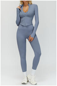 Set Sportivo Senza Cuciture da Donna: Canotta da Corsa, Leggings Modellanti e Giacca da Palestra, Completo Yoga 3 Pezzi - Product Image 2