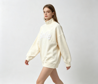 Sudadera de Cuello Alto Holgada con Hombros Caídos y Bordado de Parches en Felpa Francesa de Algodón de Alta Calidad para Mujer