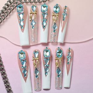 Vente en gros d'ongles artificiels en acrylique faits à la main, faux ongles carrés à couverture complète, style français blanc, strass bleus, personnalisables. - Product Image 3