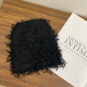 Gorros de piel Y2K con diseño de moda de invierno, gorro de punto cálido con logotipo personalizado y pelo salvaje, gorro desgastado herbáceo - Product Image 3