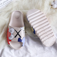 Fabricant de pantoufles en Chine Pantoufles d'été Pantoufles de créateur pour femmes Marques célèbres Pantoufles en mousse nuage