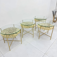 Ensemble de tables basses de luxe en verre feuille avec base en laiton cuivré, tables d'appoint rondes contemporaines pour salon et hôtel