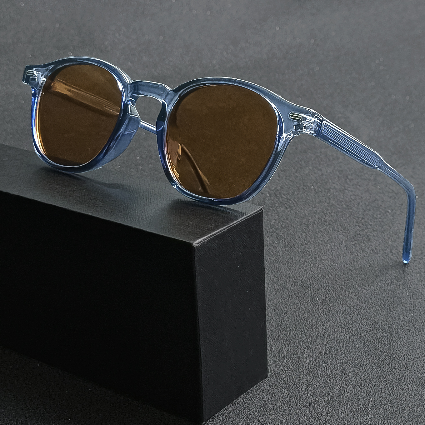 Gray Round Polarized Sunglasses for Women Men Classic Vintage Silver Retro-Vintage Metal Round Polarized Sunglasses with  main image 3