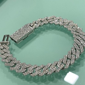 Bracelet en argent sterling 925 de haute qualité avec maillons cubains et moissanite ronde étincelante pour un usage quotidien et des événements spéciaux - Product Image 4
