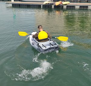 เรือคายัคตกปลาแบบนั่งเดี่ยวใช้วัสดุจาก LLDPE ความยาว3.1-4เมตรใช้ในทะเลสาบและแม่น้ำ - Product Image 6