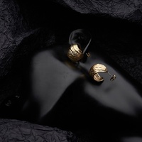 Anting Hoop Bentuk C Berongga Bagian Dalam, Anti Air, Lapis Emas 18K PVD, Bahan Stainless Steel, Perhiasan untuk Wanita, Anting Pesta E221467