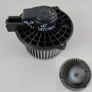 Ventola del Riscaldatore 872700-0690 Mazda 2 DE 2007-2014 Usata (33639 C-5-G-4) - Product Image 1