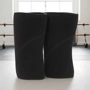 Nuevo Diseño Profesional, Rodillera Deportiva de Neopreno Súper Resistente de Alta Densidad y Rígida de 7 mm - Product Image 1