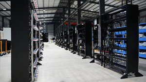 ระบบระบายความร้อนด้วยของเหลว H200-S จำนวน 36 ยูนิต กำลังไฟ 226 กิโลวัตต์ รองรับโหลดสูง สำหรับเซิร์ฟเวอร์ AI และคอมพิวเตอร์เซิร์ฟเวอร์ ได้รับการรับรองมาตรฐาน CE โซลูชันระบายความร้อน - Product Image 2