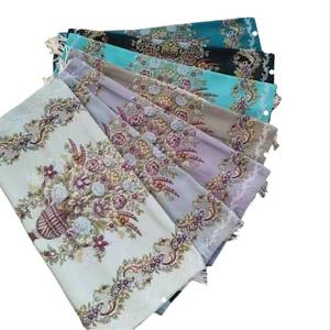 Alfombra de Oración Musulmana Bordada con Flores Decorativas, Lavable para el Hogar, Picnic y Camping - Product Image 1