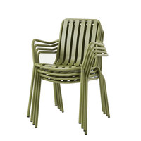 Fabrication de meubles en aluminium, fauteuils colorés empilables, chaises en métal pour restaurant