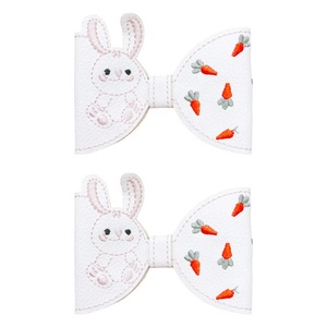Pinza para el pelo de niña con diseño de conejo de Pascua y zanahoria bordada, lazo hecho a mano y punta de pico de pato de cuero PU - Product Image 5