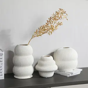 Simply Style Unique Geometry Shaped Ceramic Vasse White Striped Flower Vase for Wedding Table Decoration