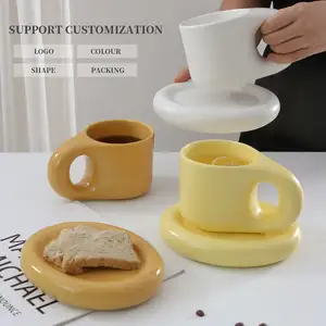 Vente en gros Coffret cadeau de tasses en porcelaine nordique imprimé de logo personnalisé Tasse à café en céramique avec soucoupe