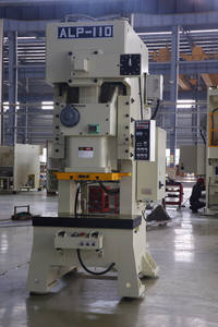 Máquina de Estampado CNC para Producción Completa de Artículos Metálicos: Estuches para Lápices, Cuchillas y Tijeras - Product Image 5