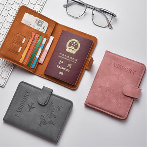 Portefeuille de voyage tendance avec logo personnalisé, étui de passeport en cuir PU avec boucle magnétique, porte-passeport familial avec blocage RFID - Product Image 2