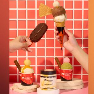 Barre de crème glacée à la fraise An Thai Minh avec saveur fraîche et gelato aromatisé au lait, fabriqué au Vietnam, sachet de 70g, prêt à consommer - Product Image 3