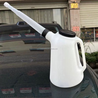 Pot à huile universel en plastique de 4 L avec bec flexible, 1 pièce, jauge de carburant pour garage, outils pour voiture, moto, auto, outils de nettoyage automobile