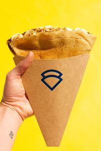 حامل وافل وبيض وحلويات ورقية صديقة للبيئة بتصميم مخروطي صلب من ورق الكريب، قابل للتخصيص بشعارك، بطلاء مطفأ، اقتصادي، للاستخدام مرة واحدة - Product Image 3
