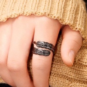 Anello con piuma in acciaio inossidabile, regalo unisex in stile bohémien, gioielli di moda T0362 - Product Image 4