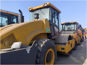 Nouveau Compacteur Vibratoire pour Sols Sableux XS143J, Rouleau Monocylindre de 14 Tonnes, Autopropulsé, Haute Efficacité, Puissance de 140 kW - Product Image 1