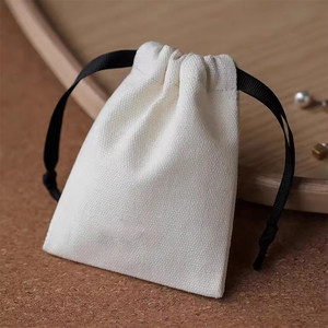 Sac à poussière personnalisé Jiamao avec logo, en toile de coton blanc, mini sac en mousseline avec cordon de serrage, petite pochette pour bijoux - Product Image 6