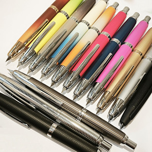 Penna <span class=keywords><strong>stilografica</strong></span> personalizzata stampa penna <span class=keywords><strong>stilografica</strong></span> in metallo a griglia a righe penna a inchiostro retrattile (EF/F Nib) - Product Image 4