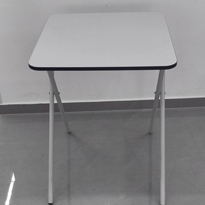 Escritorio para Estudiantes con Superficie de Plástico y Estructura Metálica, 56.8x56.8x73.5 cm, Mueble Escolar Resistente, Diseño Minimalista - Product Image 4