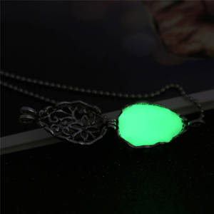 Colgante de gota de agua para mujer, colgante de piedra brillante, collar que brilla en la oscuridad - Product Image 6