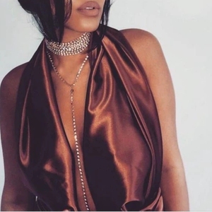 قلادة نسائية عصرية على الطراز الأوروبي والأمريكي، إكسسوار شخصي أنيق من سبائك الزنك - Product Image 4