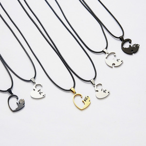 Collana pendente animale in acciaio inossidabile alla moda Yin Yang nero bianco gatto abbraccio coppia placcato oro per gli stili di san valentino - Product Image 3