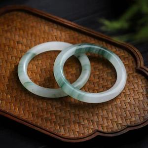 Venta al por mayor Piedras naturales Piedras preciosas Jade Brazaletes de alta calidad Tian <span class=keywords><strong>Shan</strong></span> Green Jade Brazaletes para la joyería de las mujeres - Product Image 2