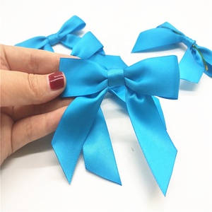 Fiocco in Nastro Blu Preconfezionato con Clip Dorate, Bestseller per Confezioni - Product Image 1